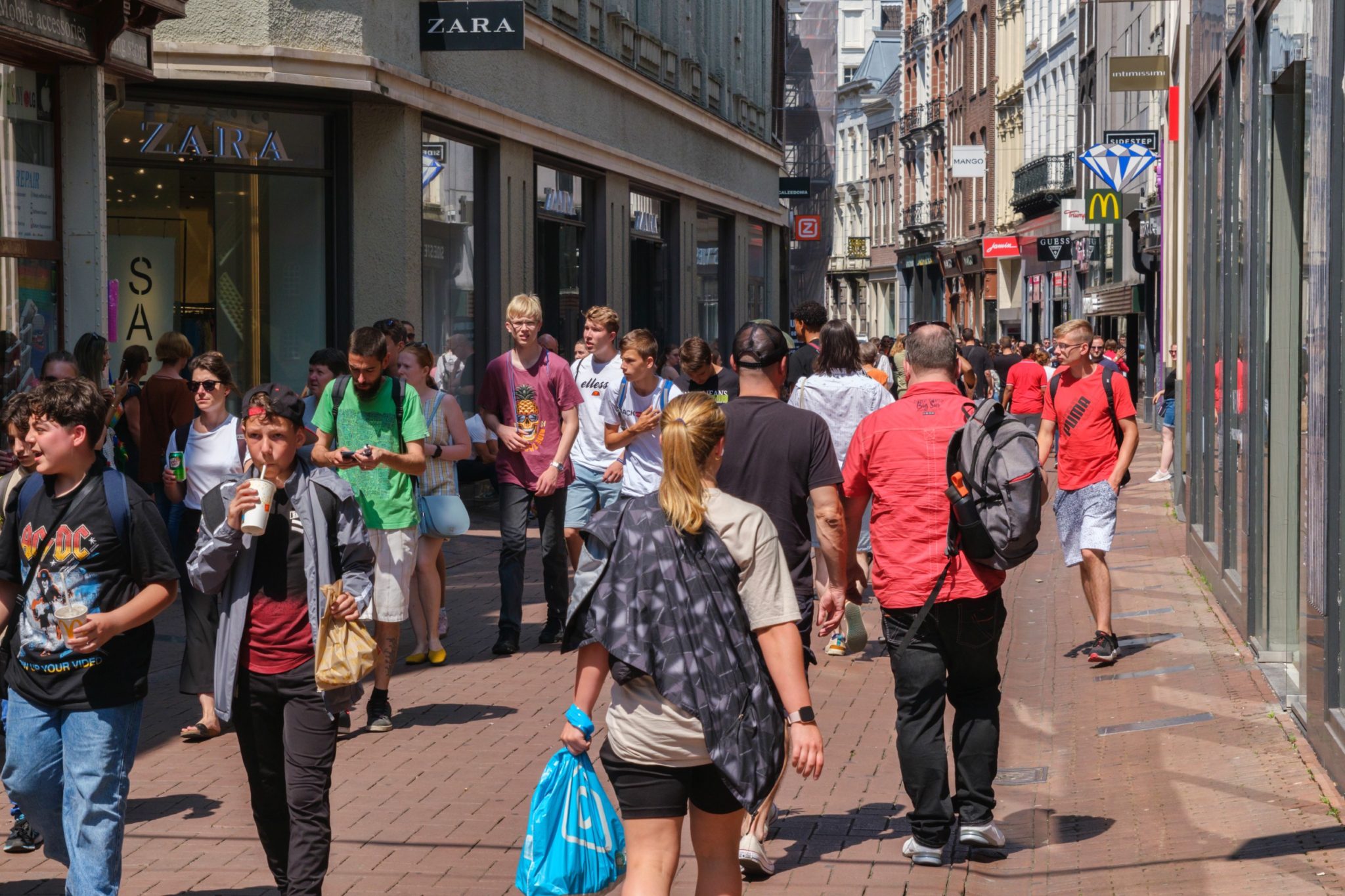 KVK Signaleert – Hoe De Winkelstraat Het Laatste Decennium Veranderde ...